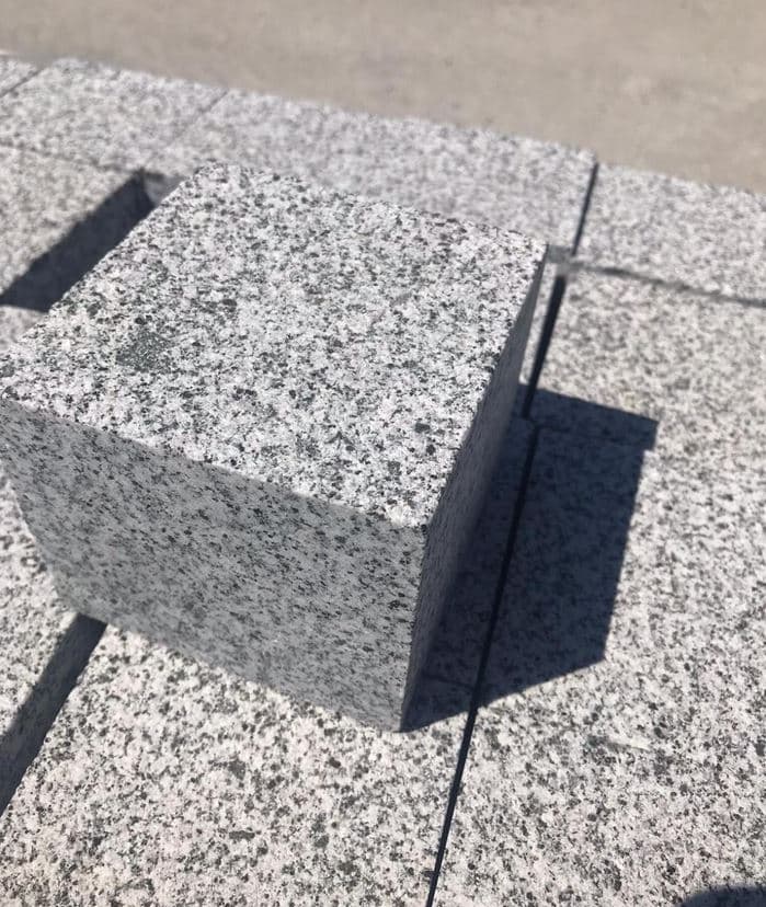 Granitwürfel